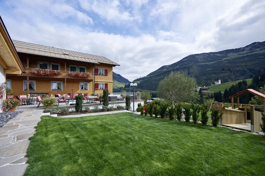Hotel Alpenblume Damuels Bagian luar foto